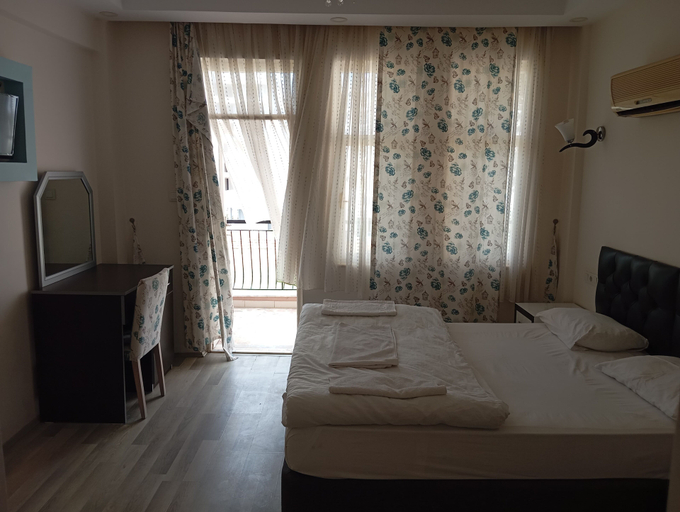 Bedroom 4, Deniz Otel, Finike