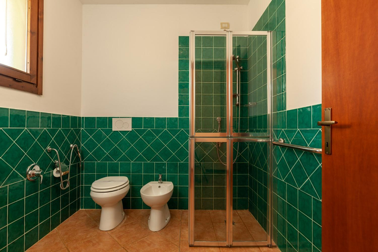 Bathroom 3, Hotel Le Zagare, Cagliari