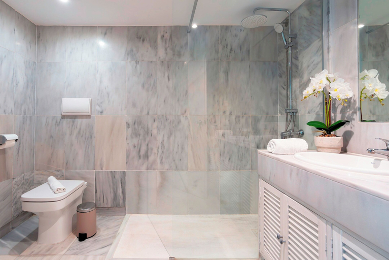 Bathroom 4, Stylish Duplex With Private Pool. Marbella House II, Málaga