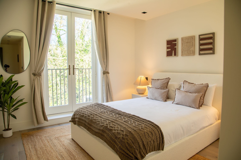 Room 5, The Pembridge 12, London
