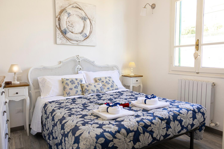 Bedroom 2, Il Convento sul Mare by Le Case di Tati, Imperia