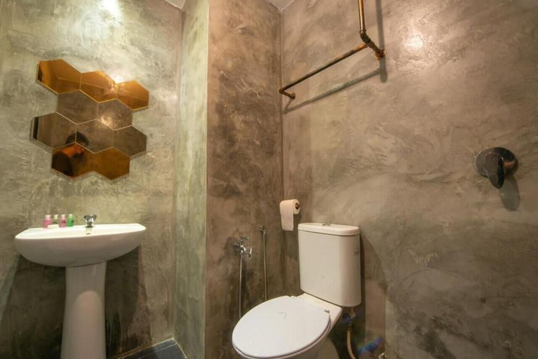 Bathroom 4, Homigo - PWTC, Kuala Lumpur