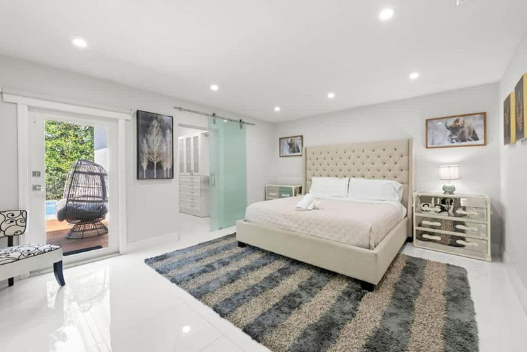 Room 3, Casa Oasis by Glam Homes, Miami-Dade