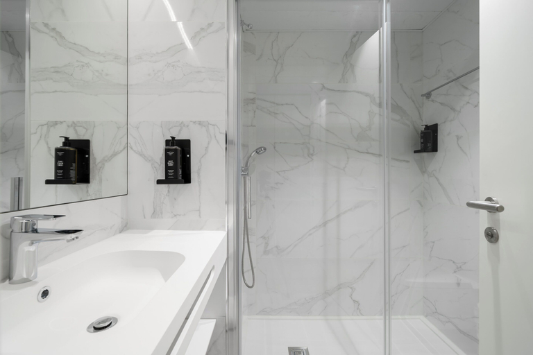 Bathroom 3, Limehome Lisbon Campo Pequeno, Lisbon