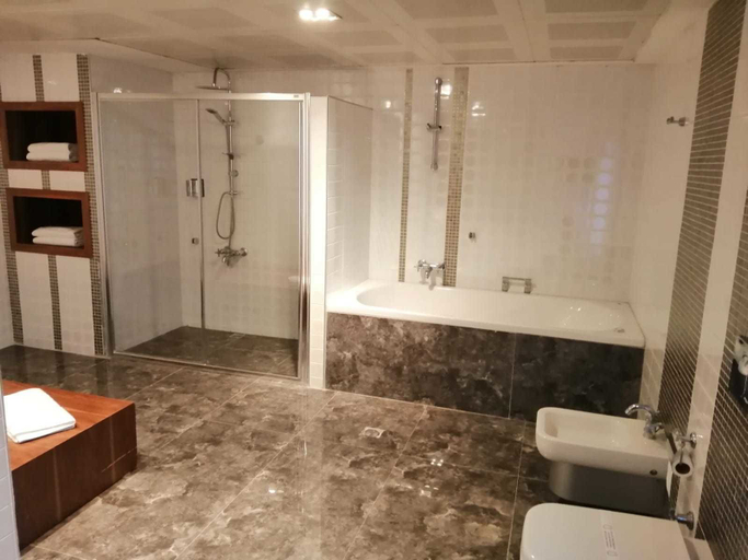 Bathroom 5, フェラ スイーツ, Akçaabat