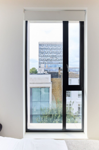 Room 5, Pembridge Residence Bright Stylish Notting Hill 17, London