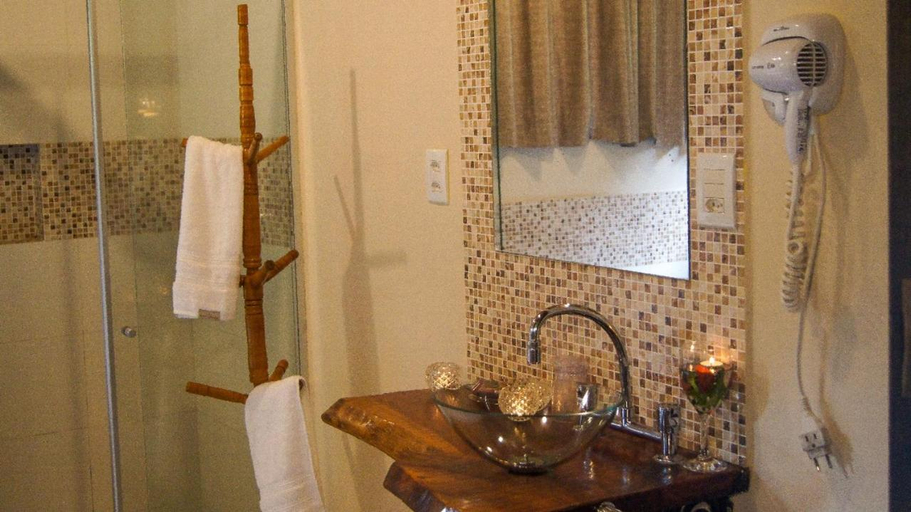Bathroom 3, Verde Maua Chales, Resende
