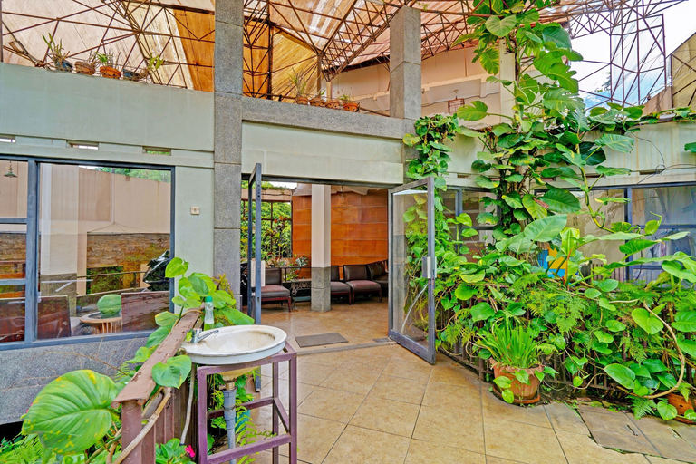 Public Area 2, Super OYO Capital O 91810 Hotel Balebat 2, Bandung