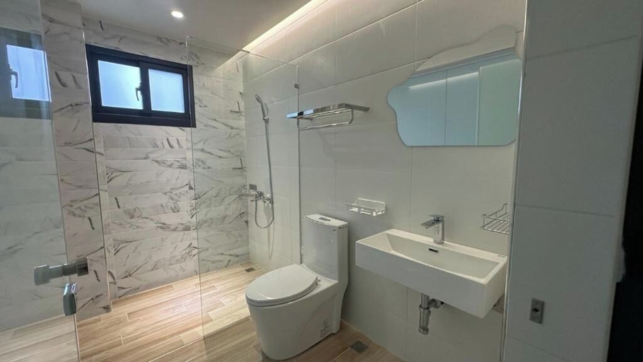 Bathroom 4, Polar bear bnb, Pingtung