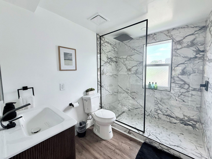 Bathroom 5, Renzzi Villas, Miami-Dade