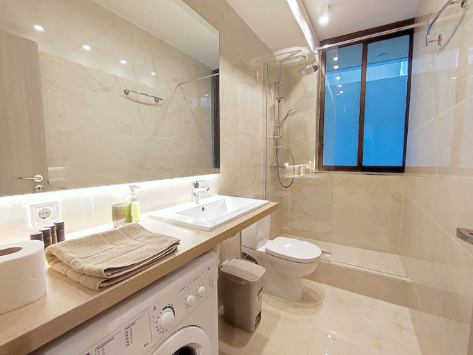 Bathroom 3, Vivo Apartments, Attica