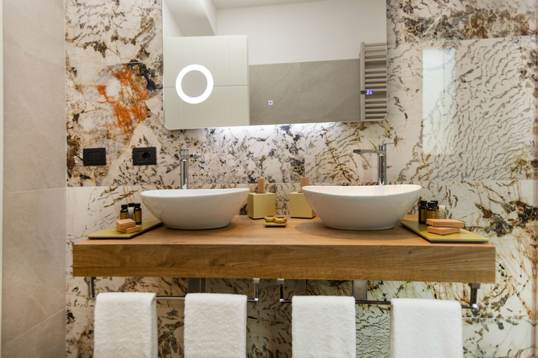 Bathroom 3, Hotel Donna Vì, Palermo