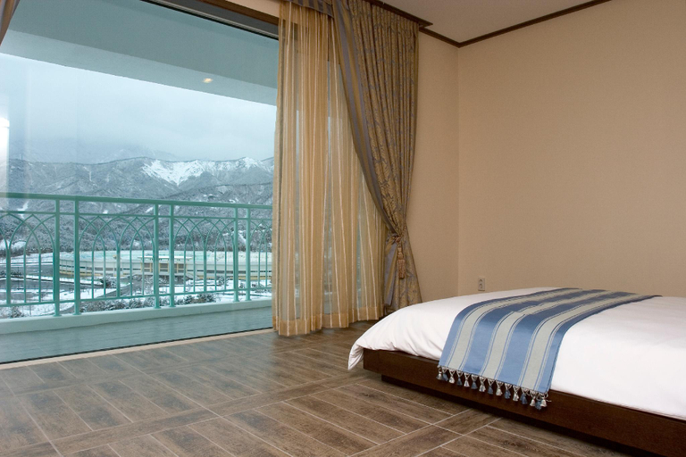 Bedroom 3, Seorak Pine Resort, Sokcho
