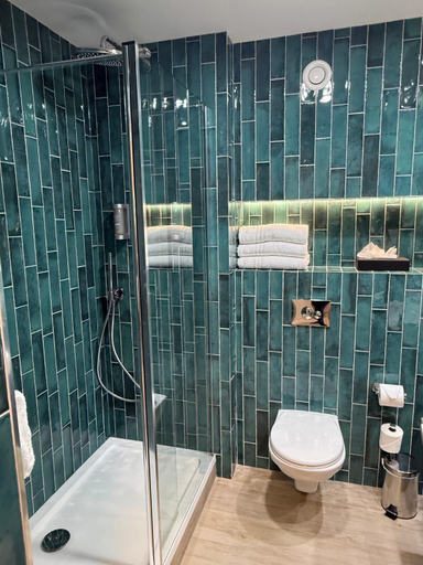 Bathroom 5, Talbot Hotel Wexford