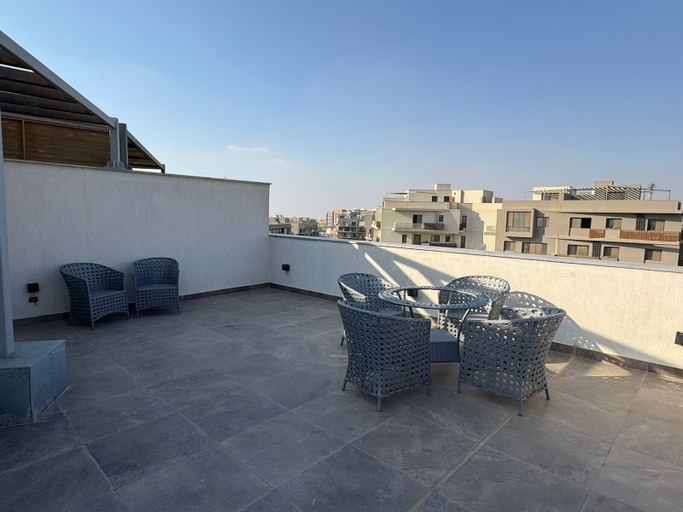 Outdoor dining 5, Sodic Vilette Units - Mynt Hospitality, New Cairo City