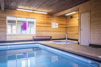Indoor Pool 5, Courtyard Inn Vernon, North Okanagan