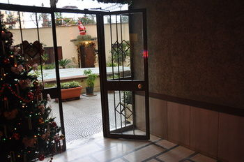 Interior Entrance, エル センチュリオン, Roma