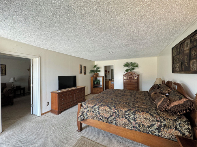 Bedroom 3, Country Inn, Vernon