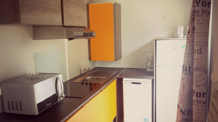 Private kitchen 4, Village vacances Cévéo de Gruissan, Aude