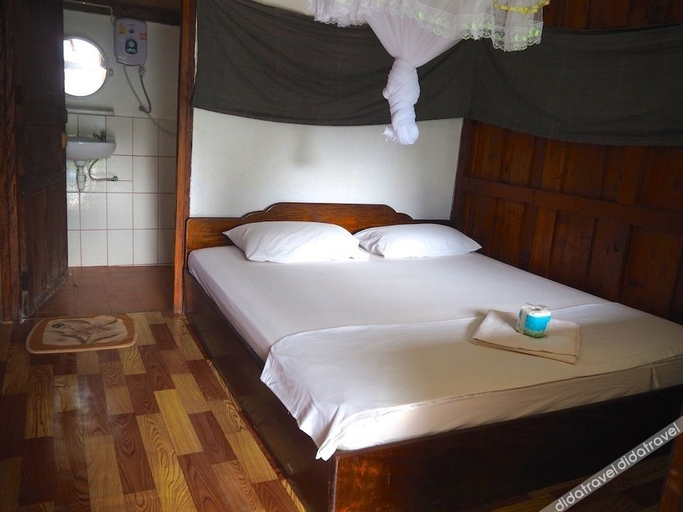 Others 5, Riverview Bungalows & GH, Ngoi