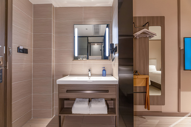Bathroom 3, Hanting Hotel Chizhou Dongzhi County, Chizhou