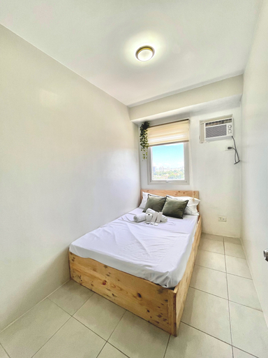Room 3, Urban Deca Homes Banilad By Gerra, Mandaue City