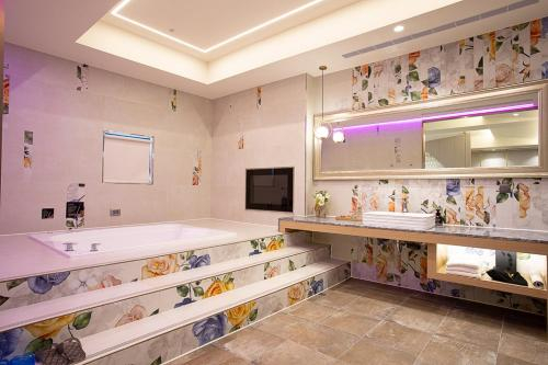 Other 2, I Will Motel, Hsinchu County