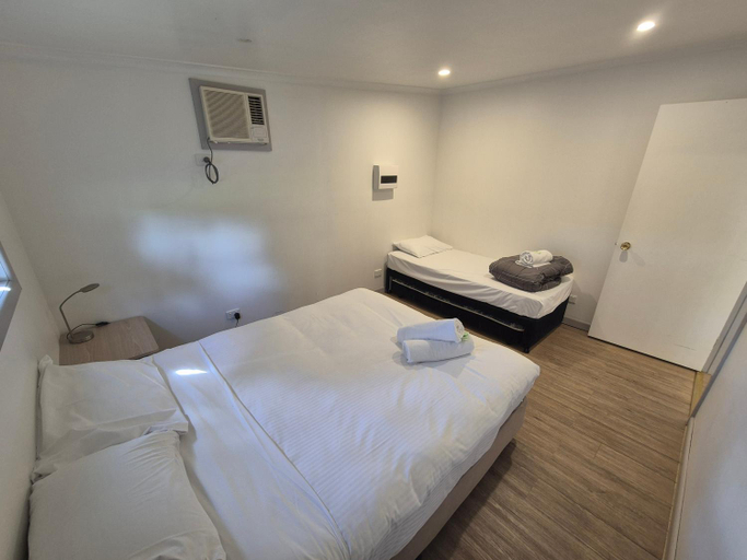 Bedroom 2, Otways Tourist Park, Colac-Otway - South