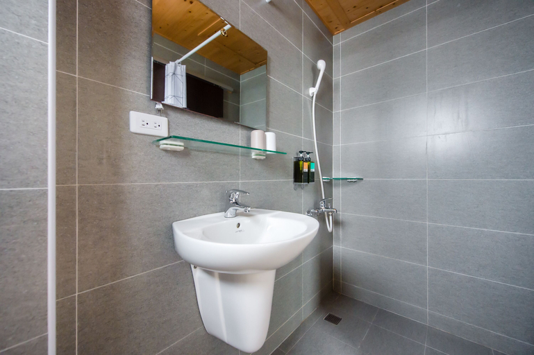Bathroom 5, Penghu Story Teller Easy Stay, Penghu