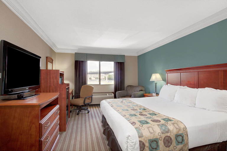 Bedroom 3, Ramada by Wyndham Houston Intercontinental Airpt S, Houston