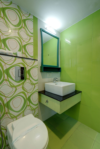 Bathroom 5, Cloud Dale Suites, Idukki