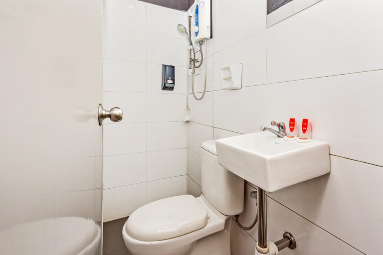 Bathroom, Hotel Sixty Seven Near Taming Sari Formerly Zzz Hotel, Malacca City