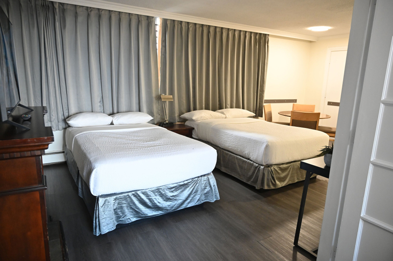 Bedroom 3, Hotel Opportune, Greater Vancouver