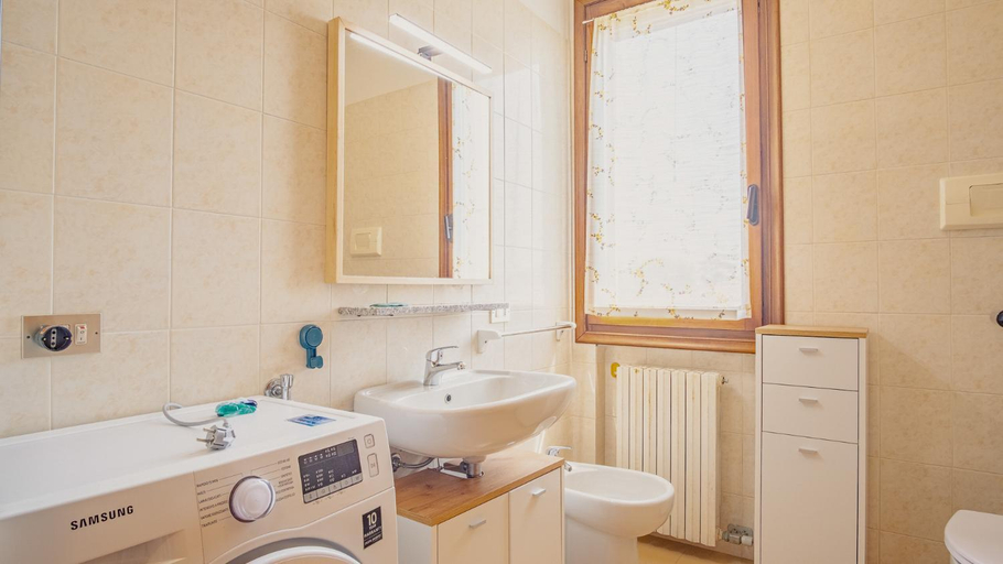 Bathroom, Ginevra Apartment - Italian Homing, Brescia