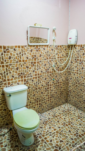 Bathroom 4, RoomQuest Amphawa VaylaSamran, Amphawa