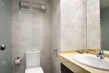 Bathroom 4, Apartamentos Laforja, Barcelona