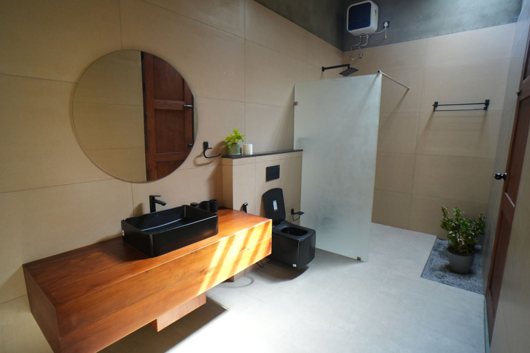 Bathroom, Antara, Krishnagiri