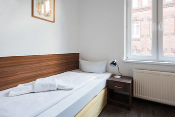 Others 4, Hotel Queenspark, Berlin