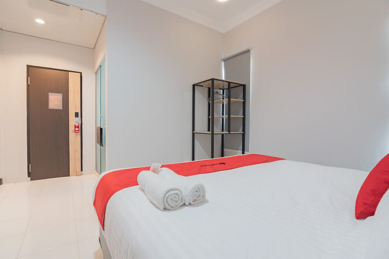 Bedroom 4, RedDoorz Plus near Siloam Hospital Balikpapan, Balikpapan