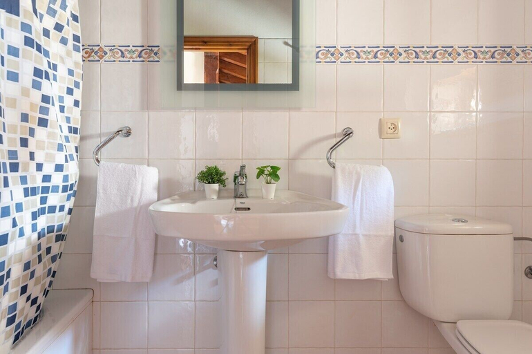 Bathroom, Fidalsa House of Views, Cantabria