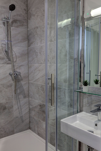 Bathroom, Connaught Hotel, Wolverhampton