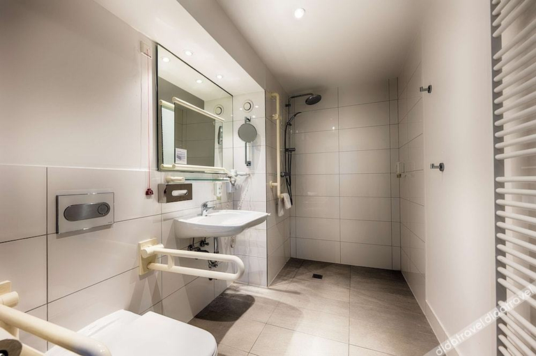 Bathroom 4, B&B Hotel München-Hbf, München