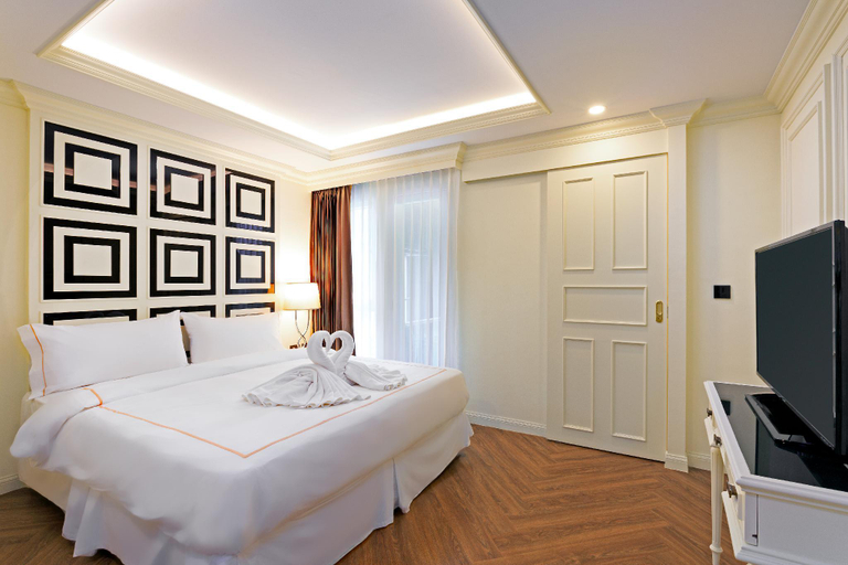 Bedroom 4, The LA49 Hotel, Wattana