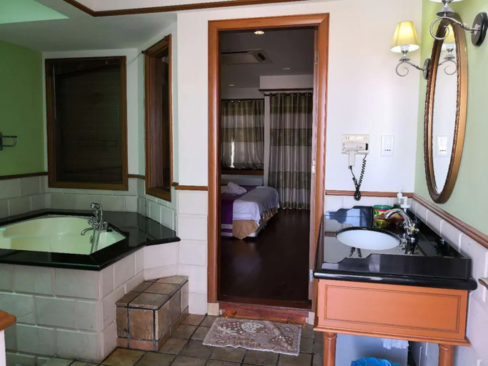 Bathroom 3, Alpine LXPD Water Chalet, Port Dickson