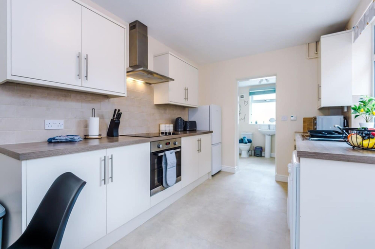 Room 3, Modern Apartment Perfect for Business Sleeps 4, Cheshire East