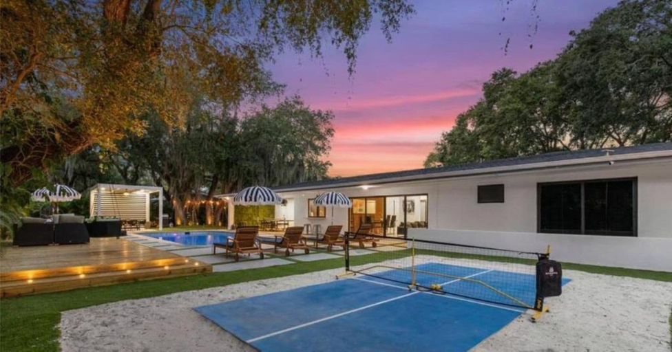 Exterior detail 4, Entertaining Villa by Glam Homes, Miami-Dade