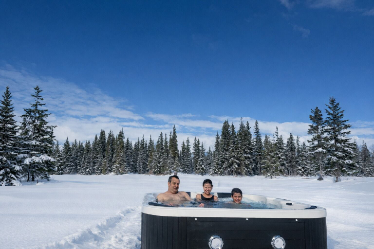 Outdoor spa tub, Stay Alaska - Modern Stays in the Wild, Matanuska-Susitna