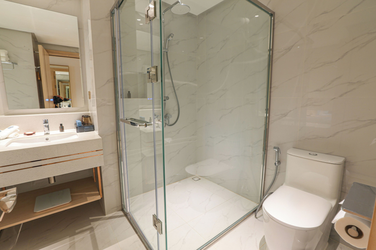 Bathroom 4, Luxu Hotel and Resort, Panglao