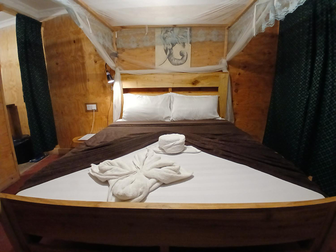 Bedroom 2, Patience Airport cottages, Siha
