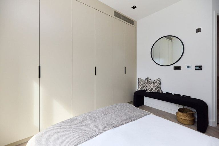 Room 2, Pembridge Residence Bright Stylish Notting Hill 17, London